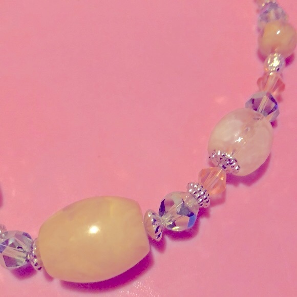 Vintage Unique Beaded Statement Necklace - Yellow with gold tones, colorful! - Picture 6 of 6